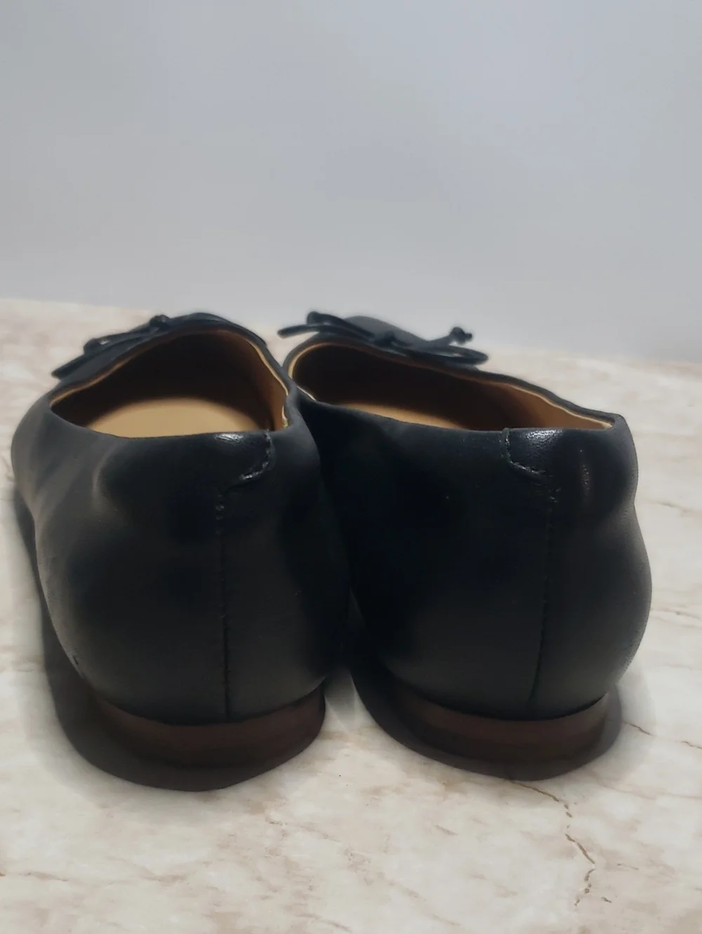 Quince Women's Black Pointed Ballet Flats with Bow Size 8